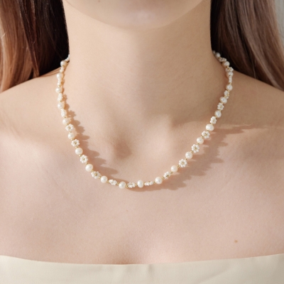 ハワイアンジュエリー/Pearl/Brass/Maxi×MALI RAJ パールフラワーネックレス|ハワイアンジュエリーブランドMaxi(マキシ)公式通販オンラインショップ