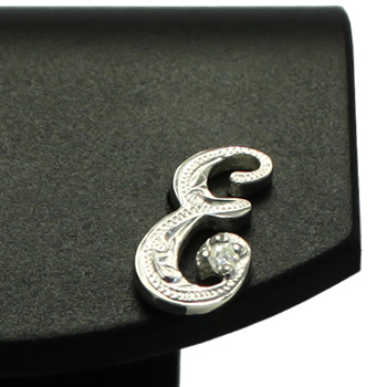 ハワイアンジュエリー/Silver925/イニシャル「E」 ピアス(ダイヤモンド付)|ハワイアンジュエリーブランドMaxi(マキシ)公式通販オンラインショップ