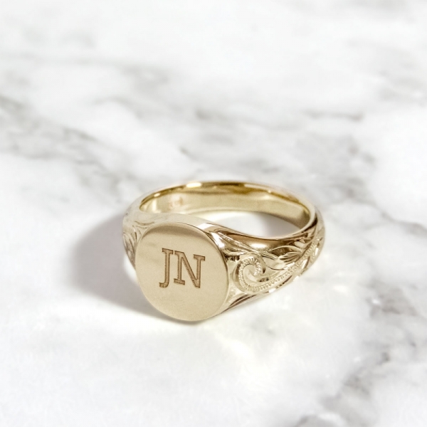 ハワイアンジュエリーOlu’olu alphabet ring Maxi×JURI NAKAGAWA|ハワイアンジュエリーブランドMaxi(マキシ)公式通販オンラインショップ
